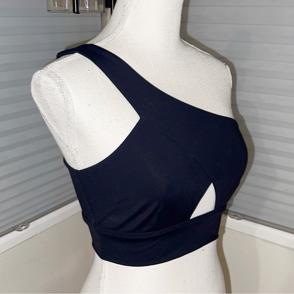 ALO Yoga Asymmetrical Black Crop Top - Picture 3 of 6